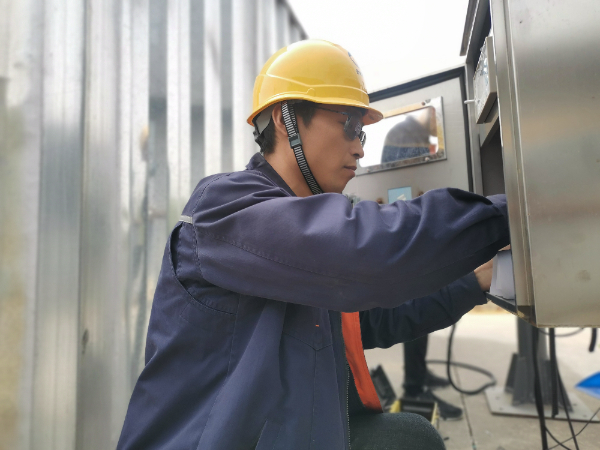 2.黃強(qiáng).jpg 2.黃強(qiáng).jpg